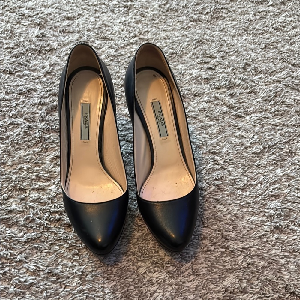 Prada Black Leather Women's Pumps